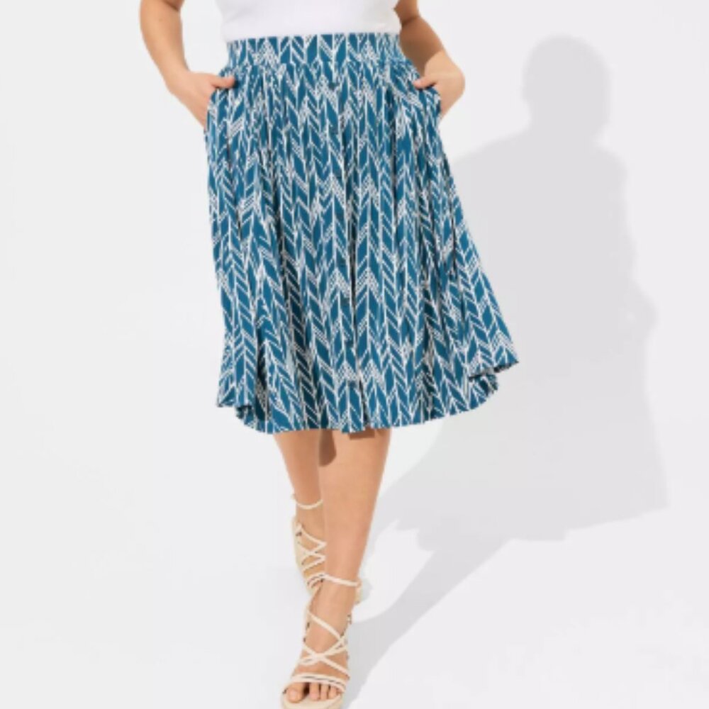 TORRID Midi Skirt Button Front, Blue Arrow Pattern, Super Soft, Size M (10)